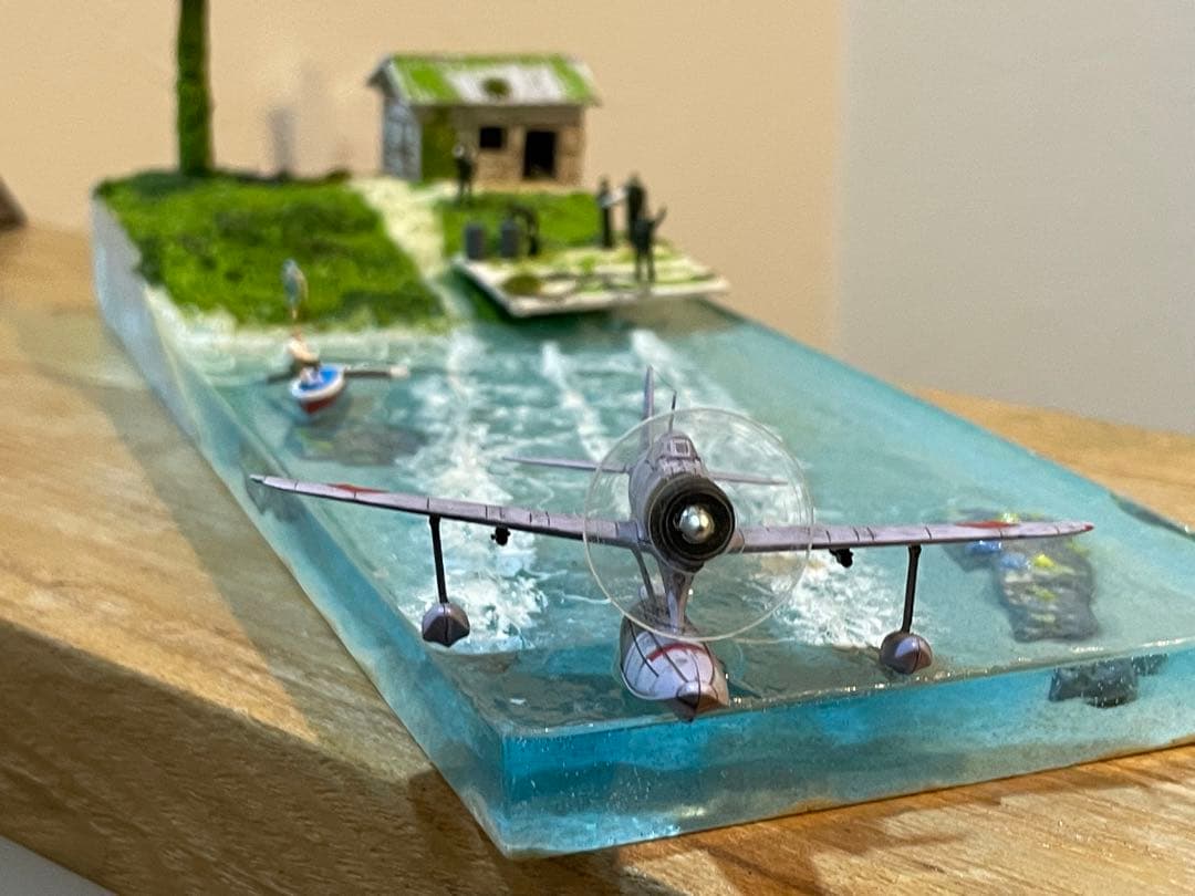 基地から飛び立つ二式戦闘機 レジン ジオラマ - メルカリ
