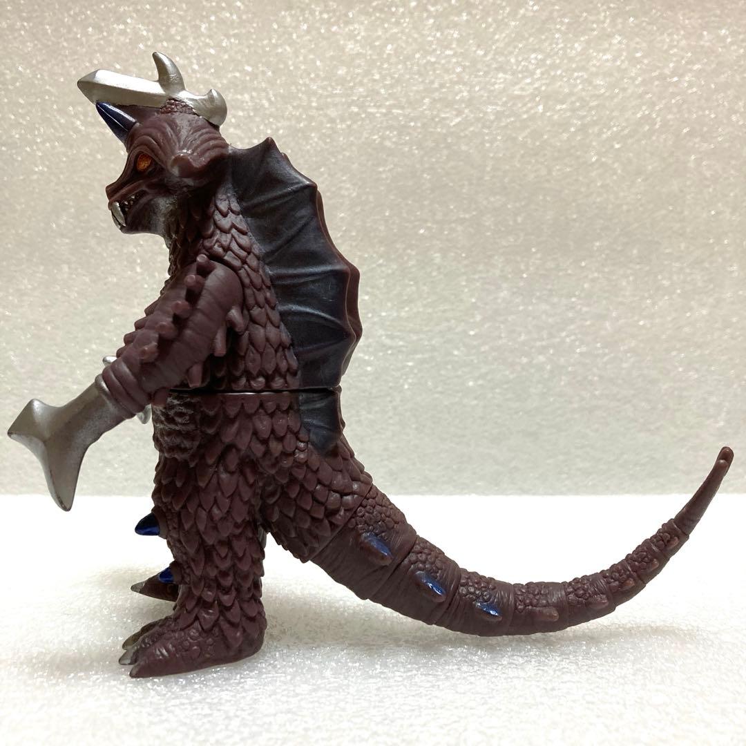 ウルトラ怪獣500 殺し屋超獣 バラバ ソフビ ライブサイン付き - メルカリ