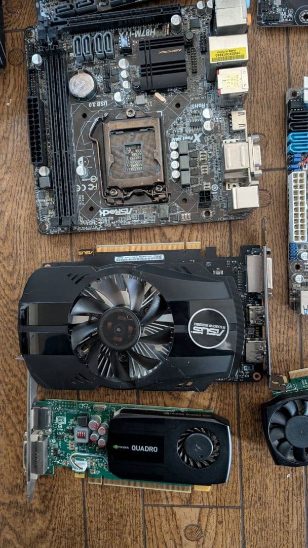マザーボードとグラフィックボードセット - メルカリ