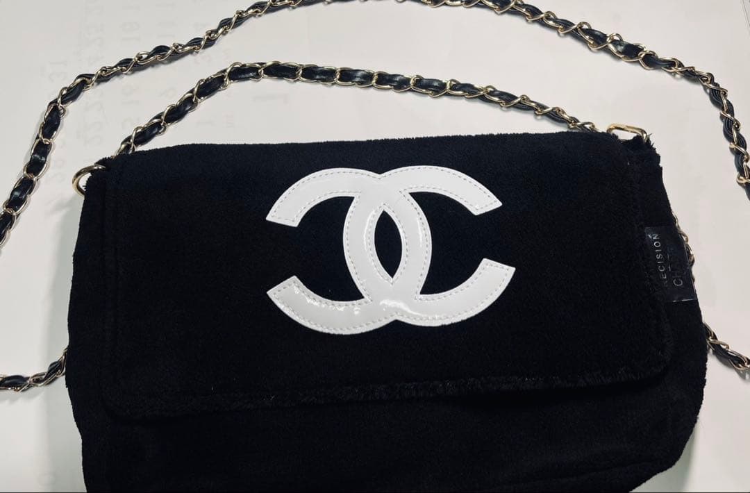 CHANEL ブラック ノベルティ　ショルダーバッグ シャネル ココマーク パイル地 ノベルティ ショルダーバッグ ブラック