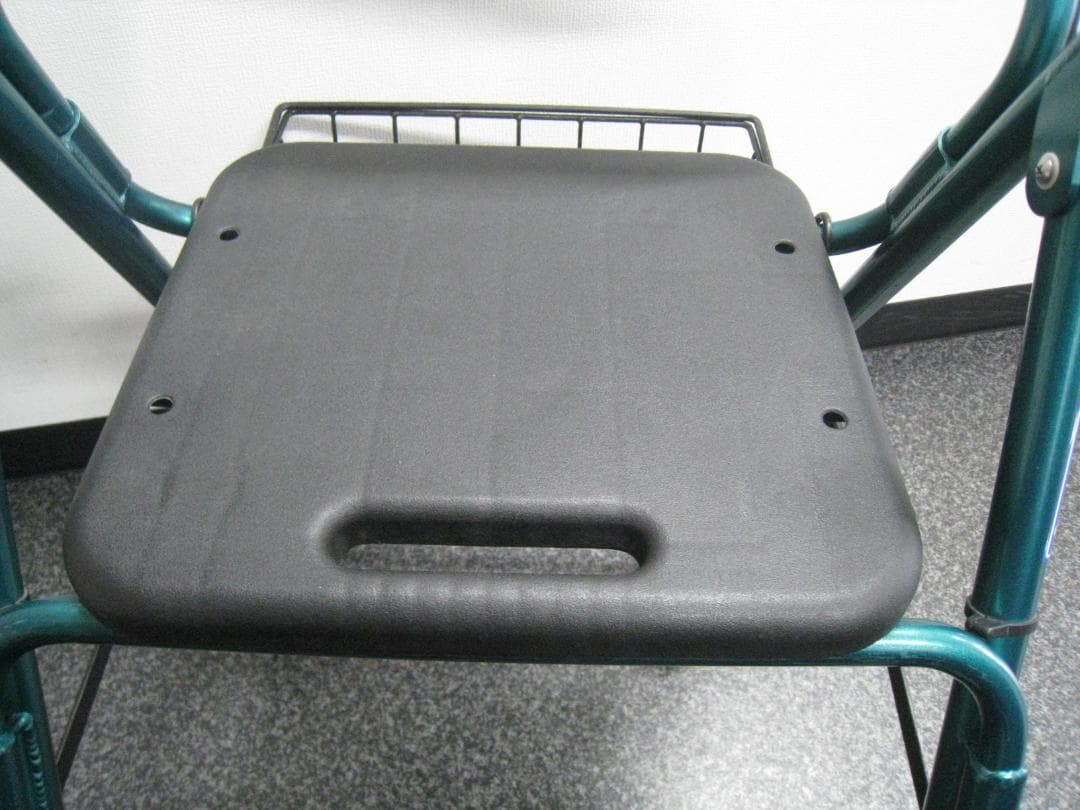 カワムラサイクル】四輪歩行車 KW20 グリーン バスケット付き