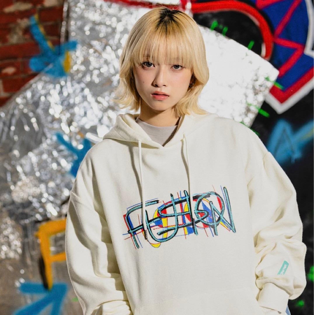 vaundyツアーグッズ新品未使用白パーカーMサイズFUSION - メルカリ