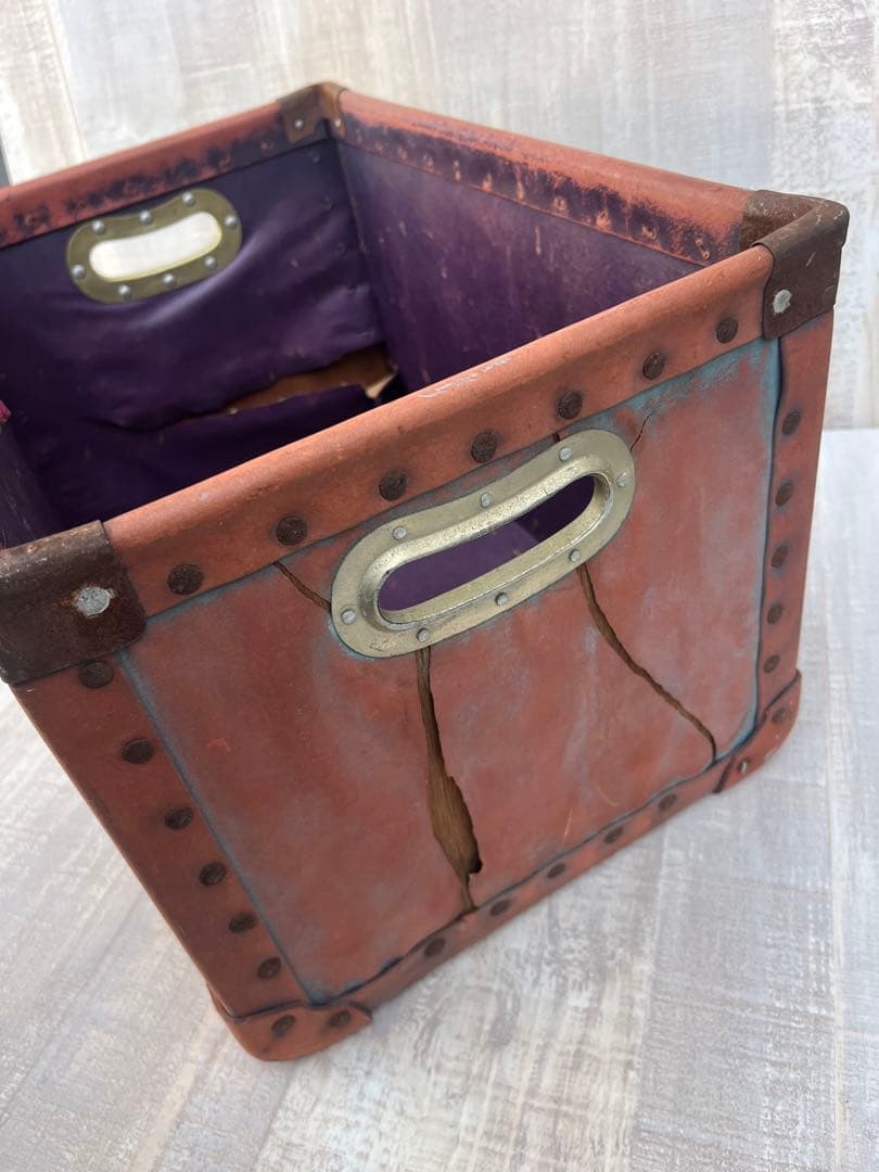 古いぼて箱 鋲飾り ボテ箱 レトロ 古道具 訳ありです 補強要 飾り棚に