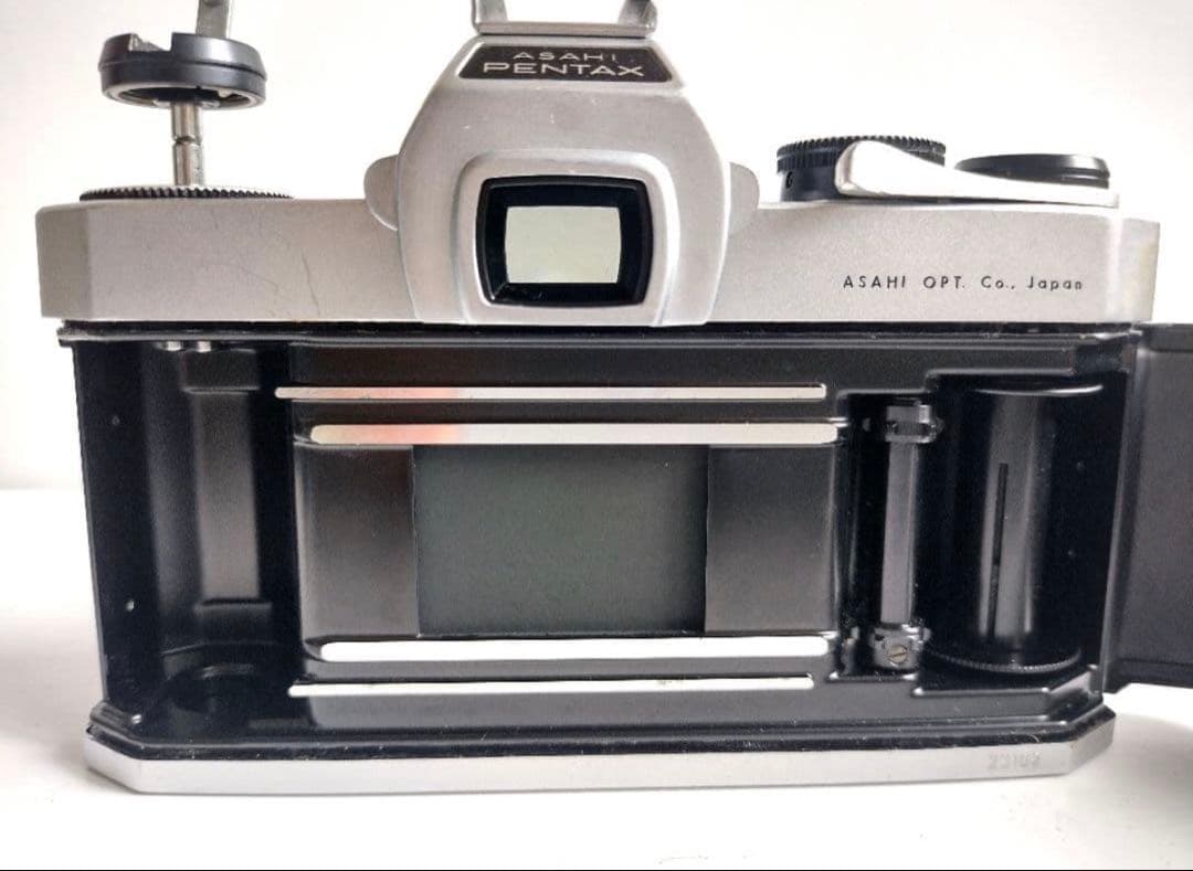 104【匿名配送】 ペンタックス SP 一眼レフ フィルムカメラ 露出計OK