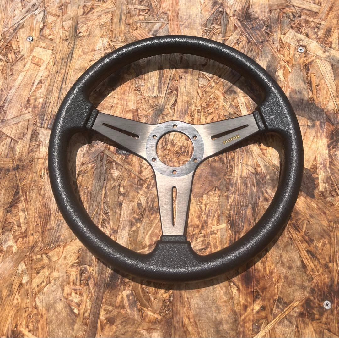 MOMO ステアリング ブラック シルバー 350mm モモ形状 MOMO ステアリング ブラック 35Φ35cm GRIP ROYAL/AVENUE