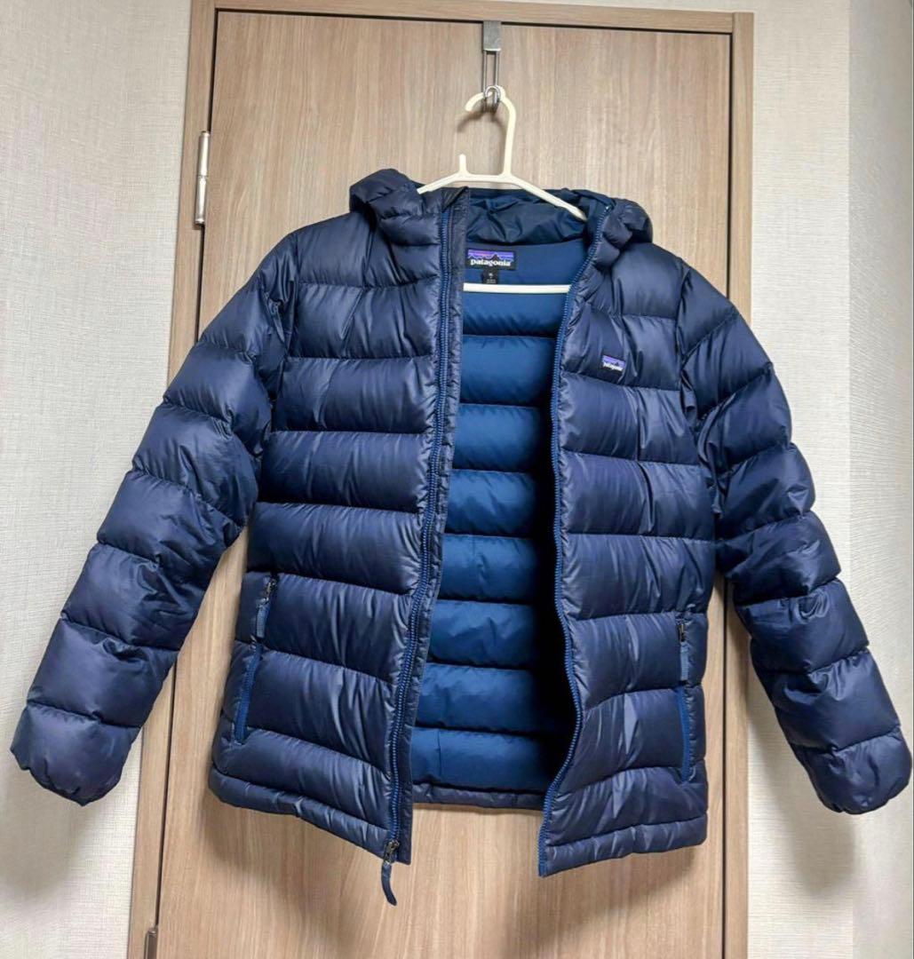 patagonia ダウンセーターフーディ XL (M)ダークブルー - メルカリ