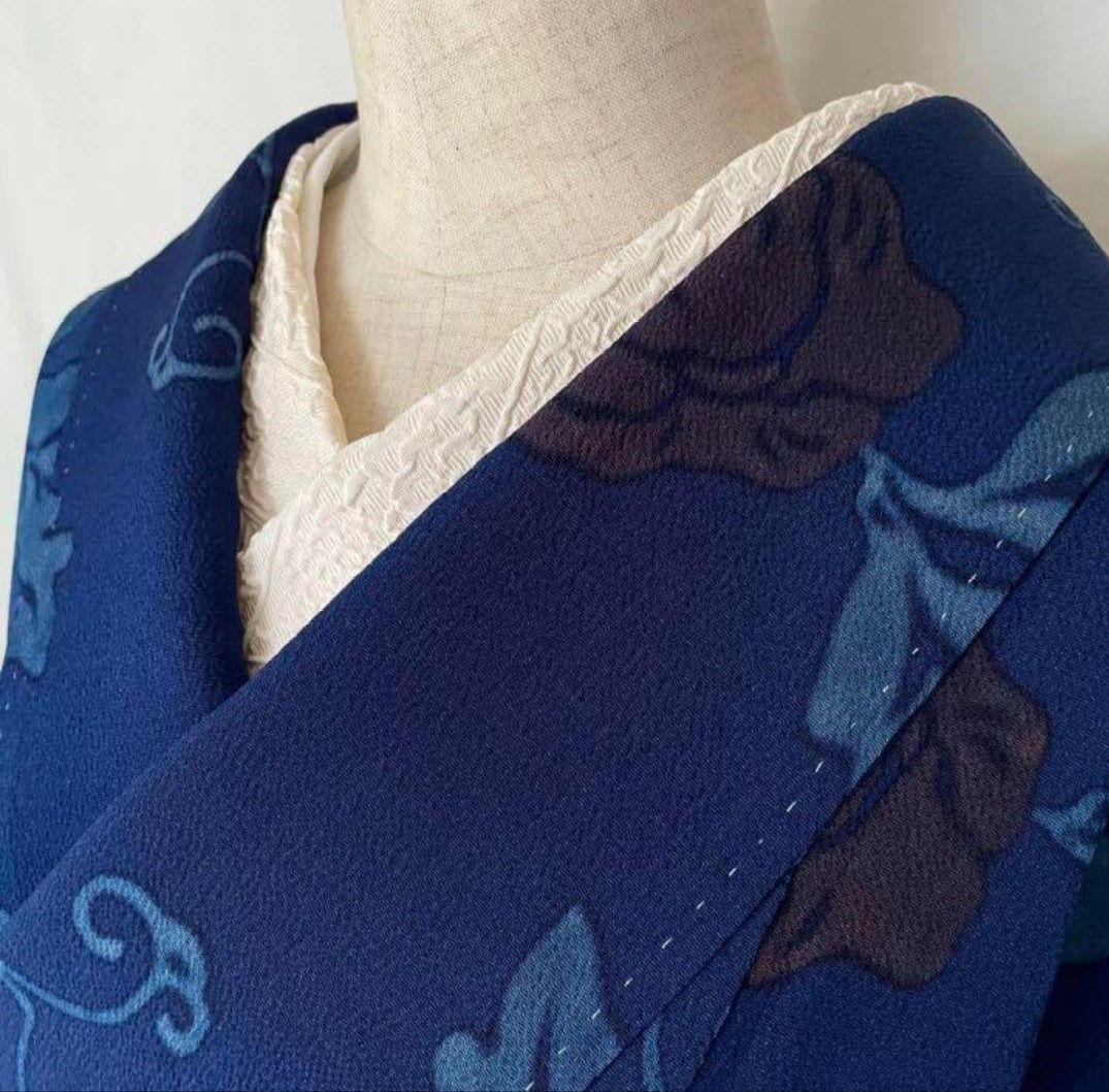 新春大特価 美品 着物単品 濃藍の小紋 身丈157cm 縮緬 夢二