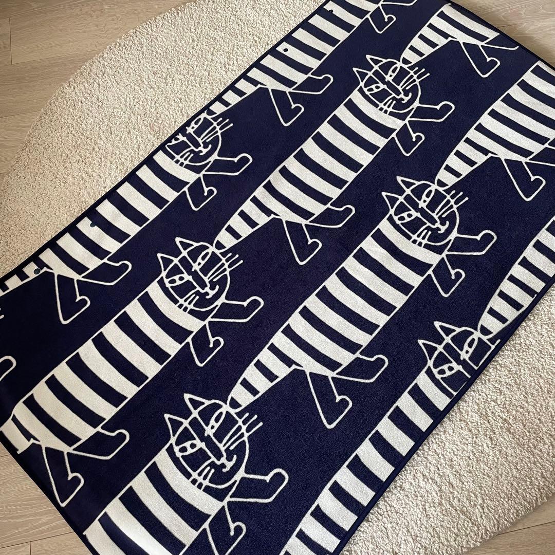 ユニクロ リサラーソン ブランケット ポンチョ フリース ひざ掛け 毛布