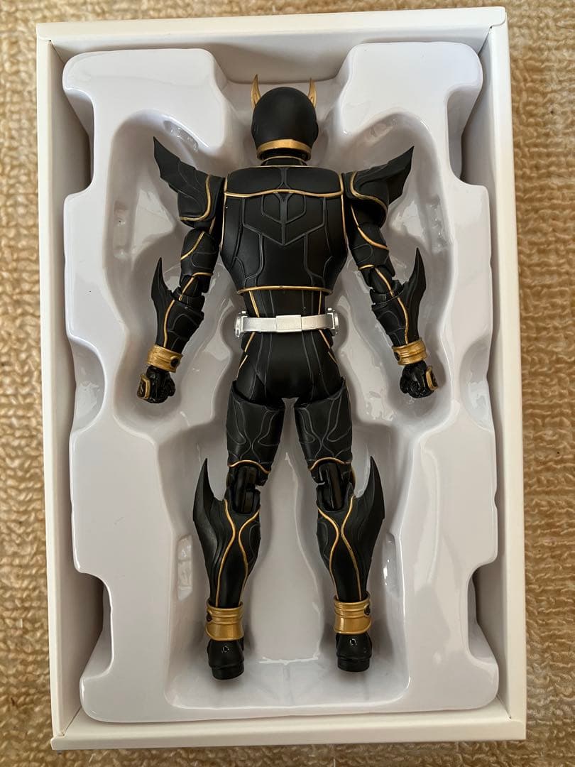 S.H.Figuarts(真骨彫) 仮面ライダークウガ アルティメットフォーム