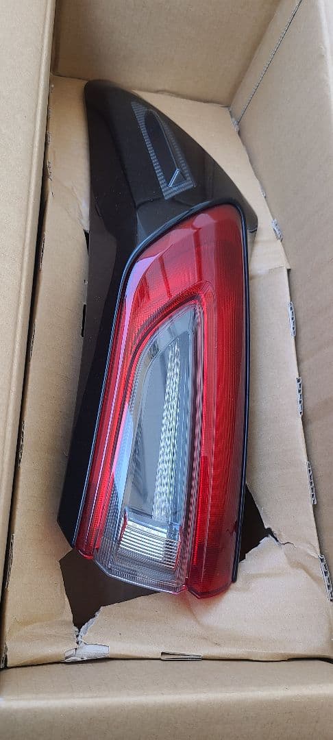 ど*ん様 年明け限定値下げ HARRIER ハリアー 純正テールランプ加工品