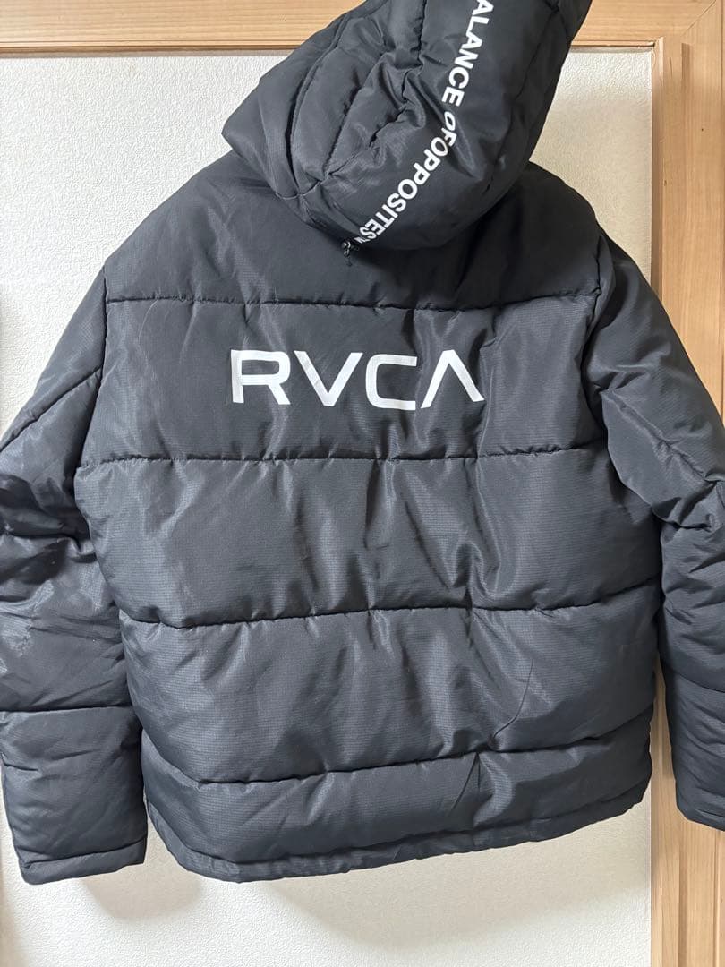 RVCA ブラック ダウンジャケット フード付き