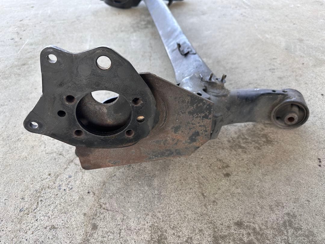 プリウスα ZVW41 加工リアアクスル - メルカリ