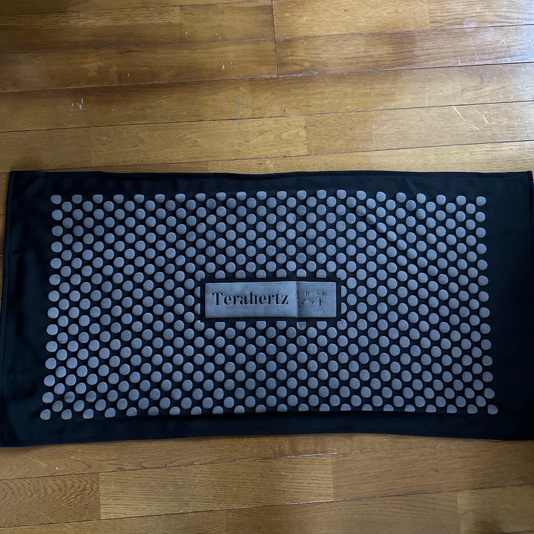 フラミンゴテラヘルツ万能マット＆テラヘルツストーンブレスレット テラヘルツ鉱石ブレスレット◇ミラーボールカット 12mm玉◇