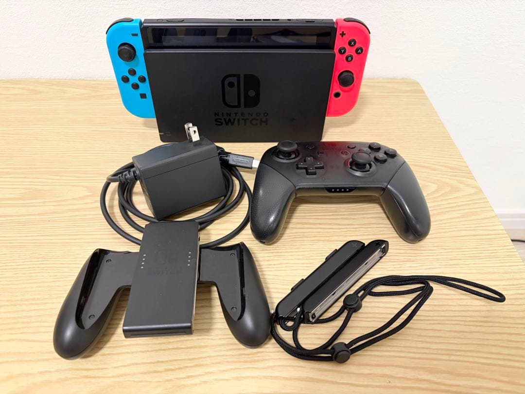 Nintendo Switch 本体 青/赤 Joy-Con 付属品付き