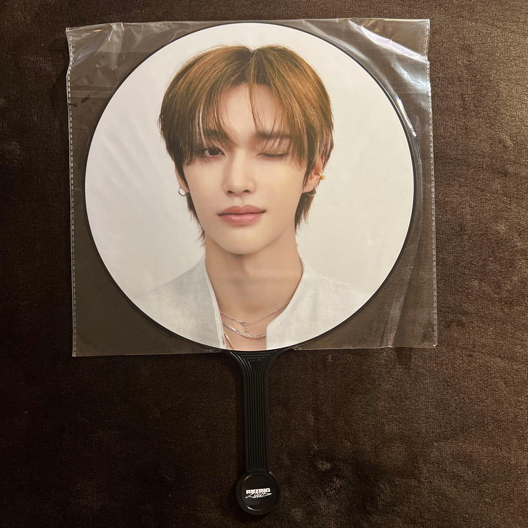 RIIZE ウォンビン 公式 うちわ 6点セット まとめ売り - メルカリ