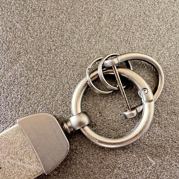 新品・未使用【snow peak(スノーピーク）】キーホルダー グレー - メルカリ