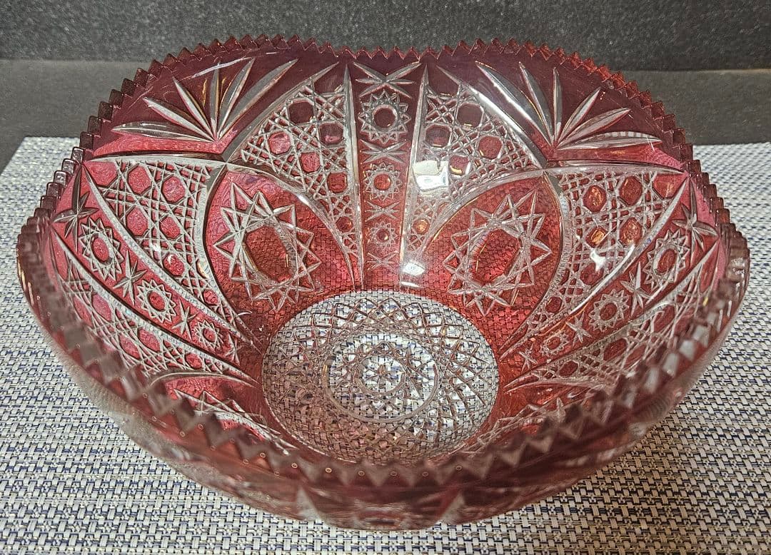 輸入品フランス製赤被せクリスタルカットガラスボール切子ボールオブジェ