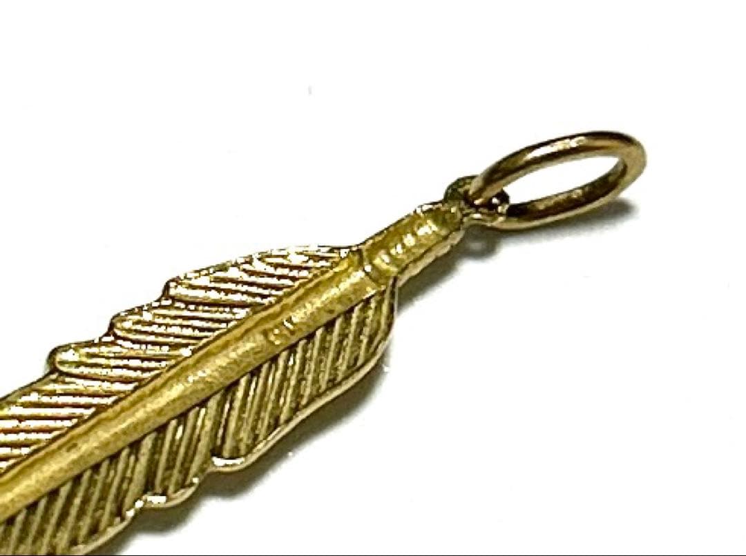 フェザー 18金無垢 ペンダントトップ ハンドメイド K18の通販はau PAY