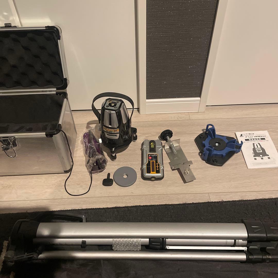 シンワ LASERROBOneo21 シンワ測定 レーザー 墨出し器 LASER ROBO Xline (レーザーロボ