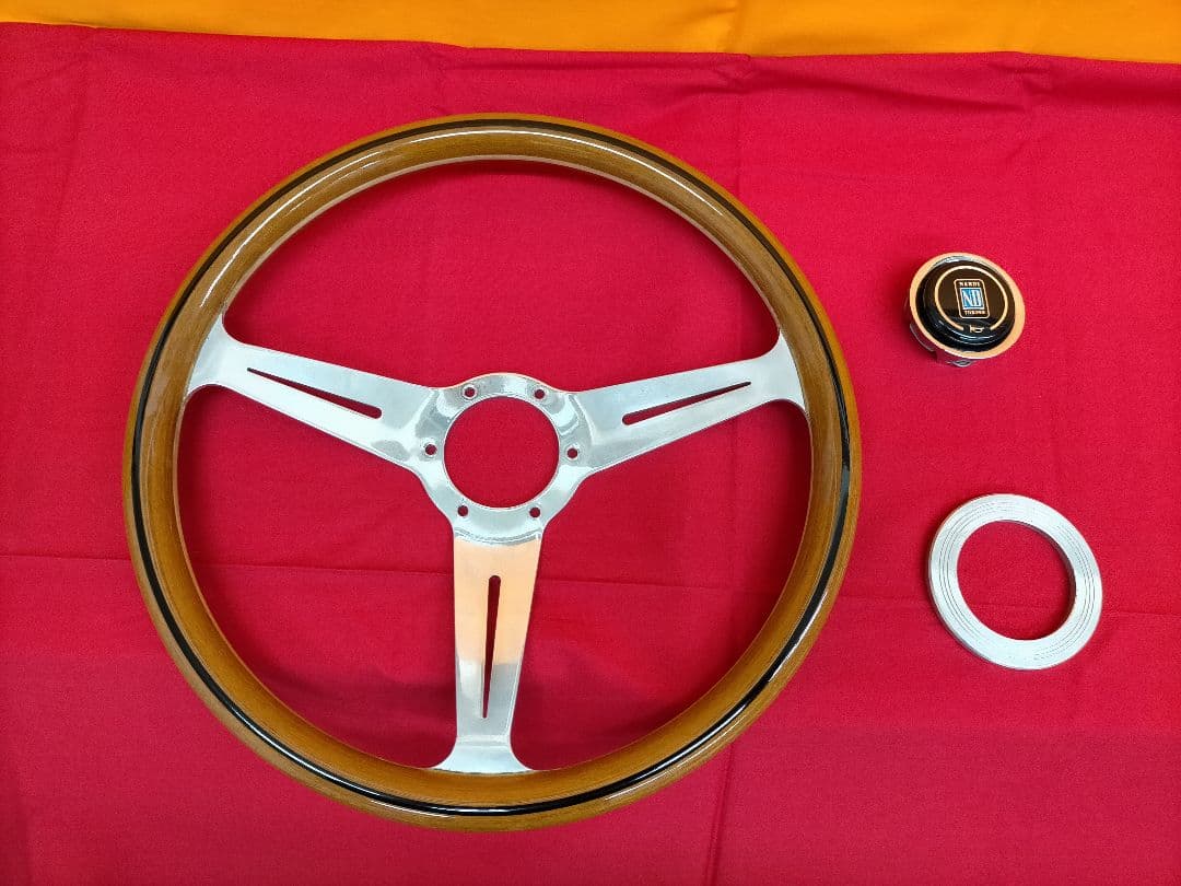 ナルディ36Φウッドステアリング ３点セット（中古品）送料込です。 新品 ナルディ NARDI クラシック 36φ ウッドステアリング 旧車 当時物