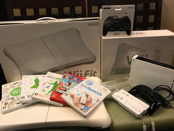 任天堂W iiとWiiフィットボード&ゲームソフト Amazon | Wiiフィット プラス (ソフト単品) | ゲームソフト