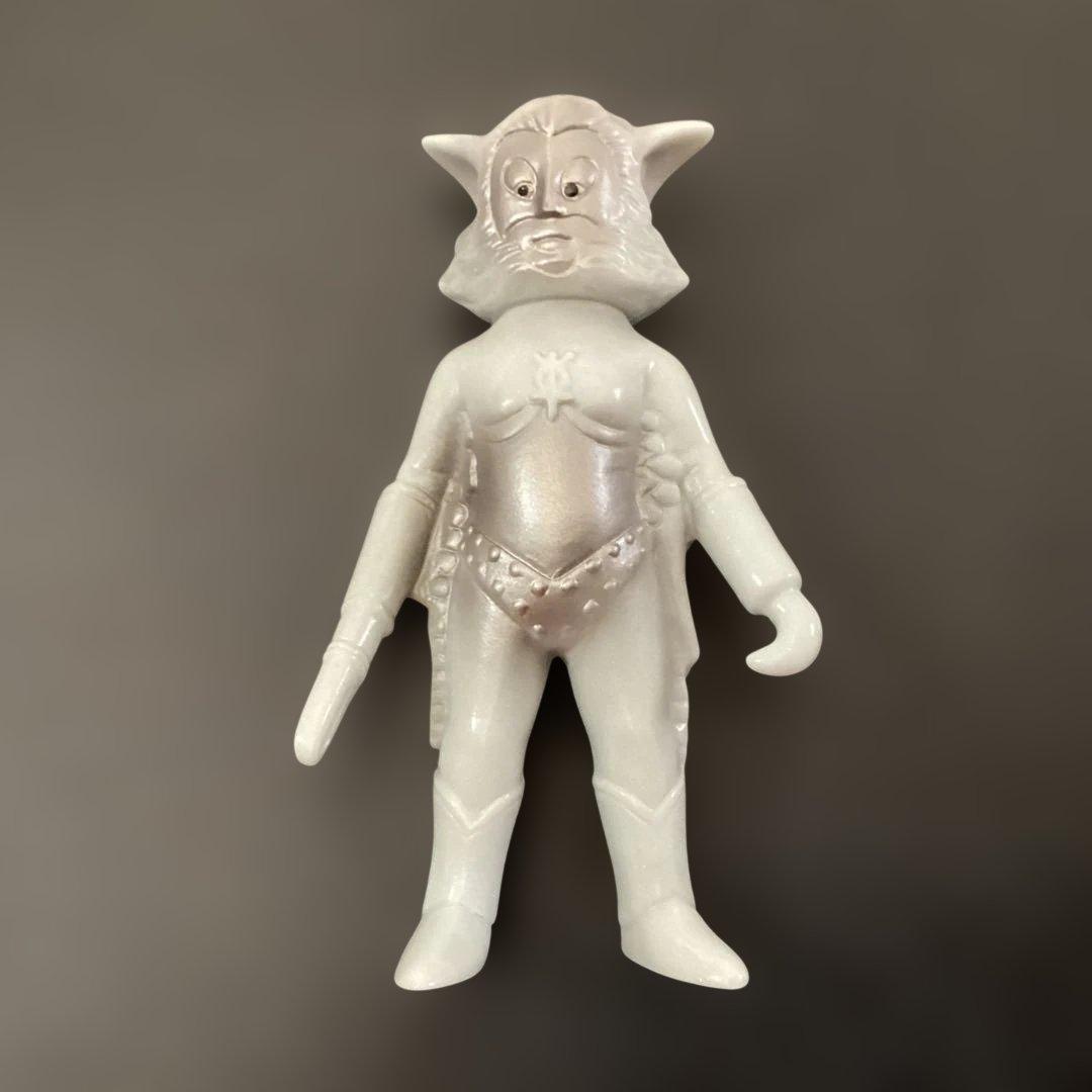 ブルマァク マグマ星人 ミニソフビ ウルトラセブン 約10cm - メルカリ