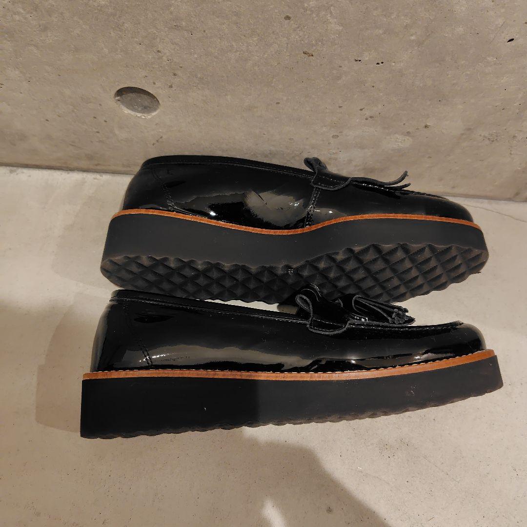 BONTRE 厚底キルトタッセルエナメルローファー ブラック 24.5cm