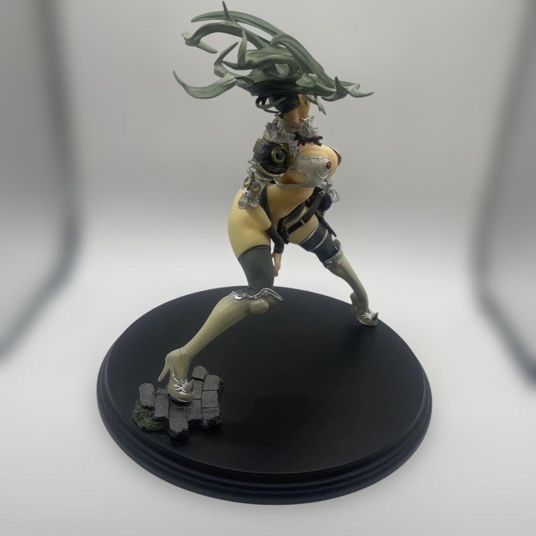 歴戦の傭兵　エキドナ　クイーンズブレイド　闘姫乱舞　白髪隆行　キューシックス