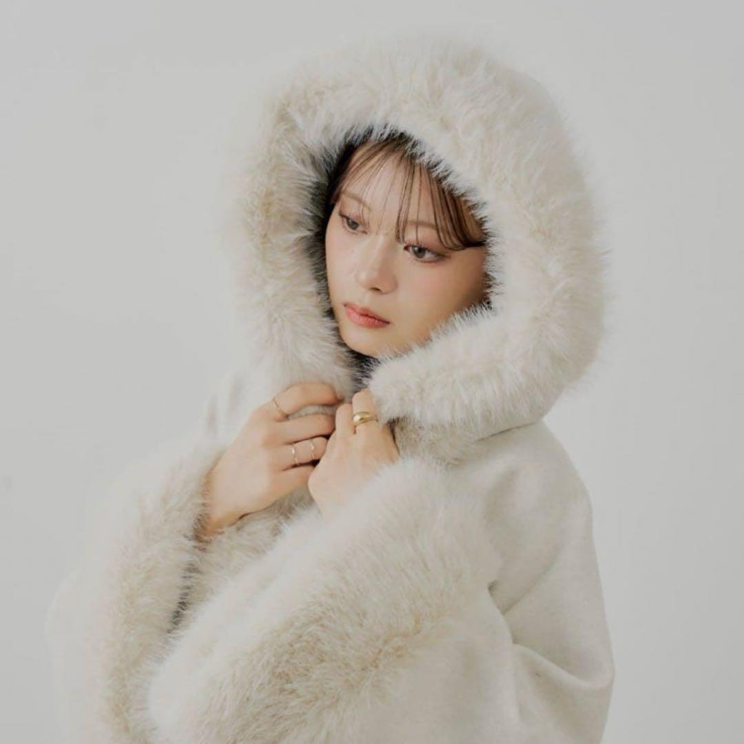 Chico ファー付きフード襟マルチwayケープコート - メルカリ