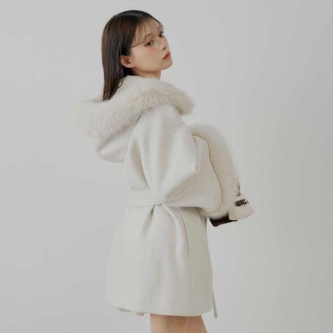 Chico ファー付きフード襟マルチwayケープコート - メルカリ