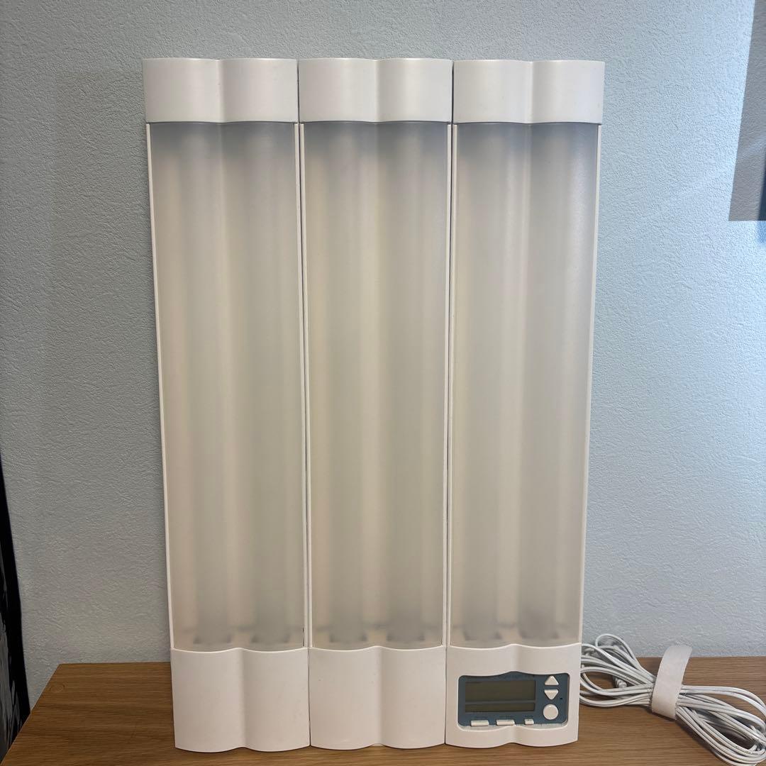 高照度照明 ブライトライトＭＥ＋Brightlight ME+ ソーラートーン製 Amazon | 高照度光照射器具 ブライトライトME＋ Brightlight ME+