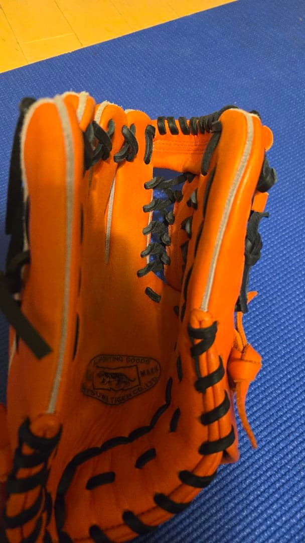ミツワタイガー 左利き用 軟式野球グローブ - メルカリ