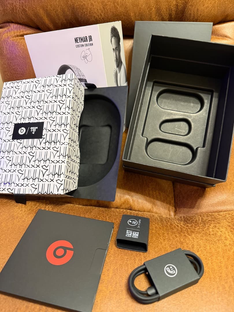 Beats Studio3 Wireless Neymar Jr. - メルカリ