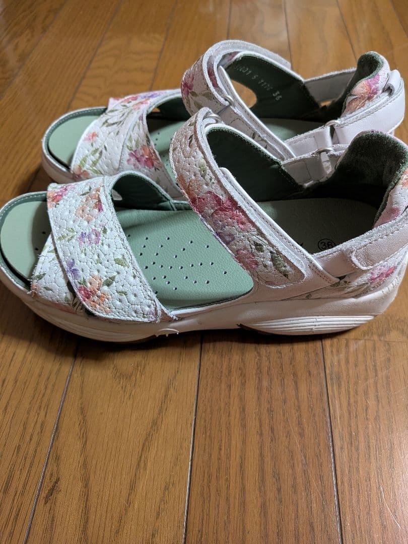 ストレッチウォーカー 花柄サンダル 36 23cm コンフォート - メルカリ