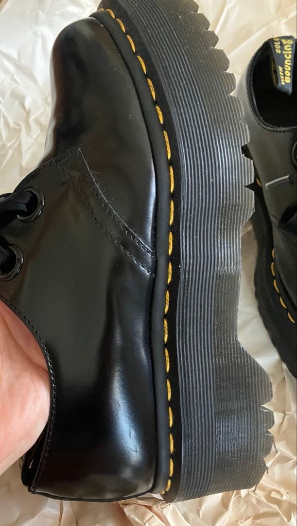 ス*ょ様 【ドクターマーチン】厚底ブラックシューズ リボン付き