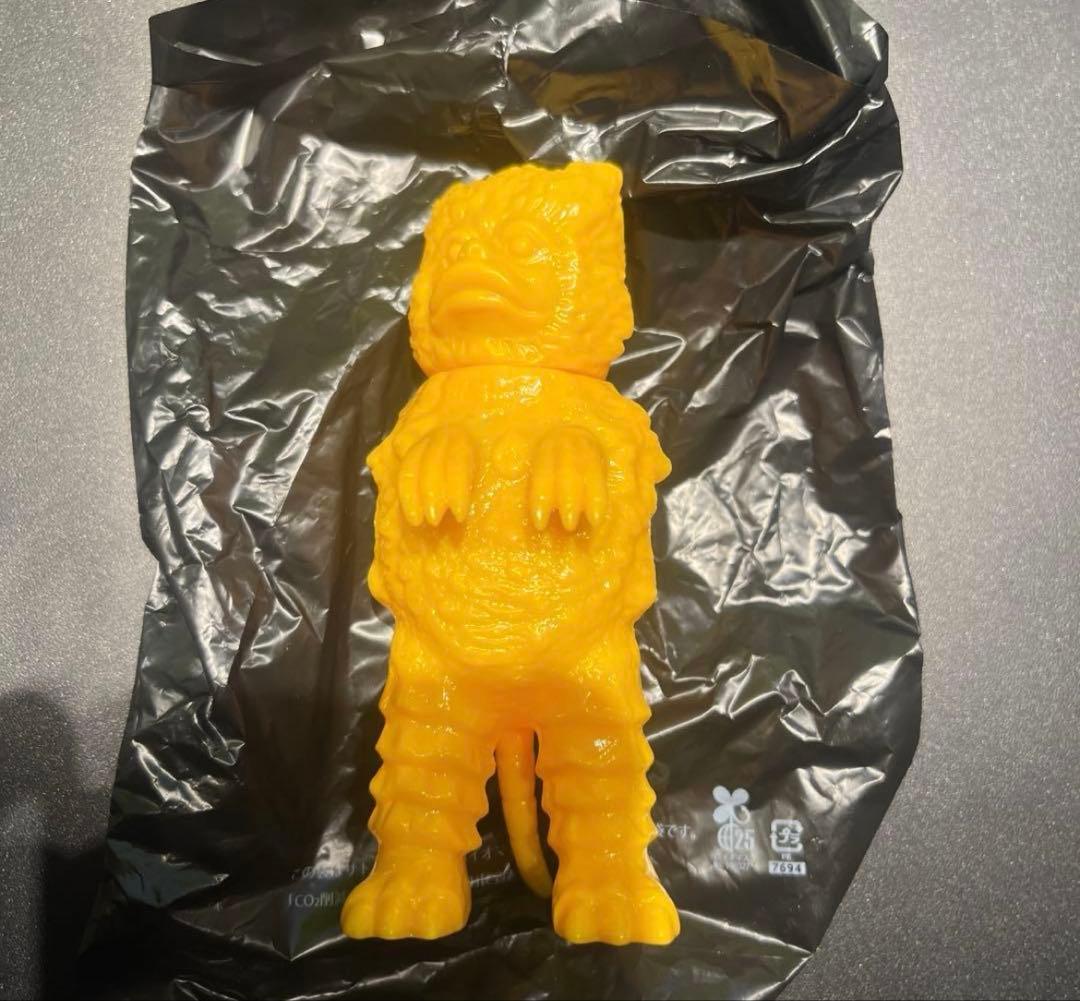 大ブルマァク展 入場特典 ミニソフビ ガラモン イエロー - メルカリ