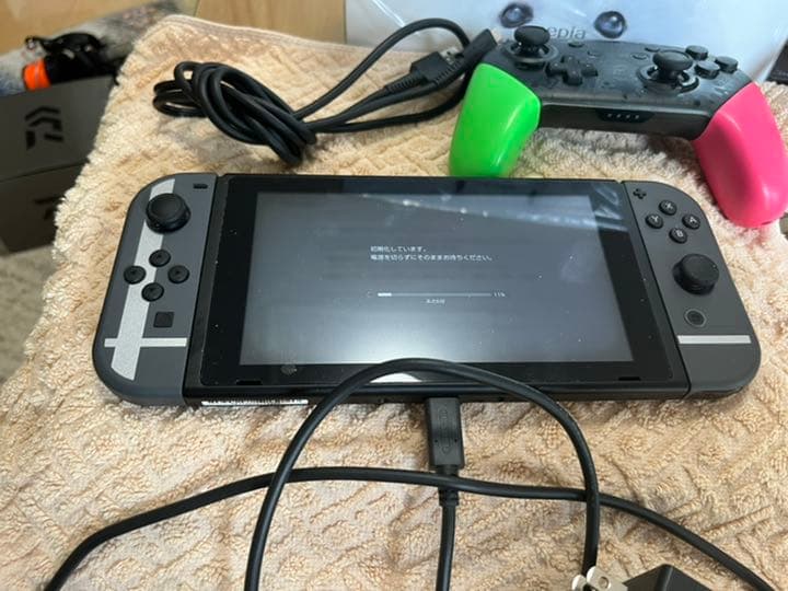 任天堂スイッチ本体 充電器付属 スプラトゥーンプロコンセット