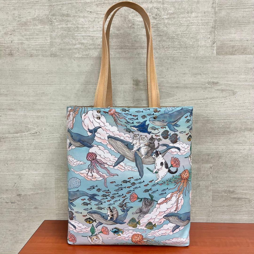 おとぎの国の猫と仲間たちハンドメイド A4サイズトートバック＆18㎝ポーチ