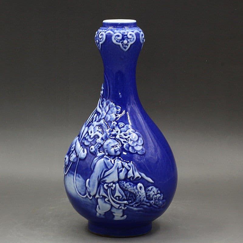 清乾隆 藍釉の浮彫り老子出関蒜頭瓶 景徳鎮 陶磁器
