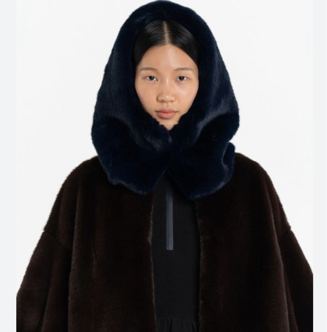 AMOMENTO フェイクファーバラクラバ ネイビー - メルカリ