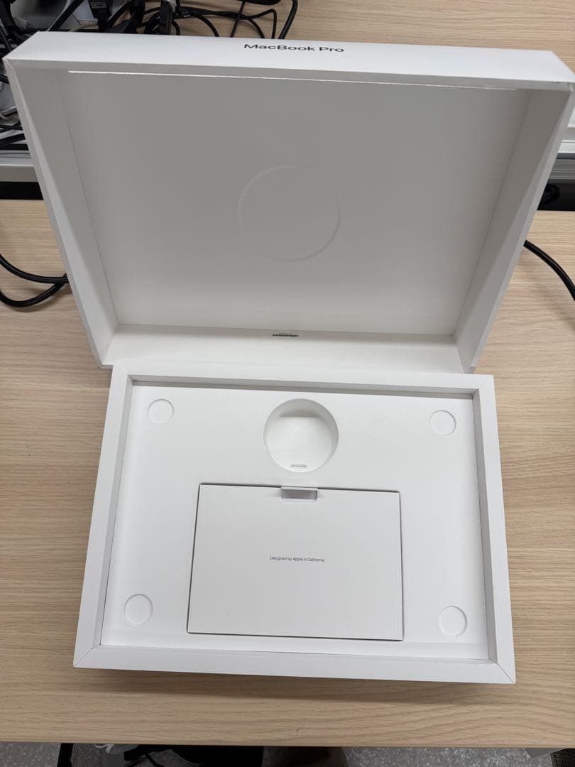 空箱のみ】MacBook Pro 箱 アップル 収納 ディスプレイ用 - メルカリ