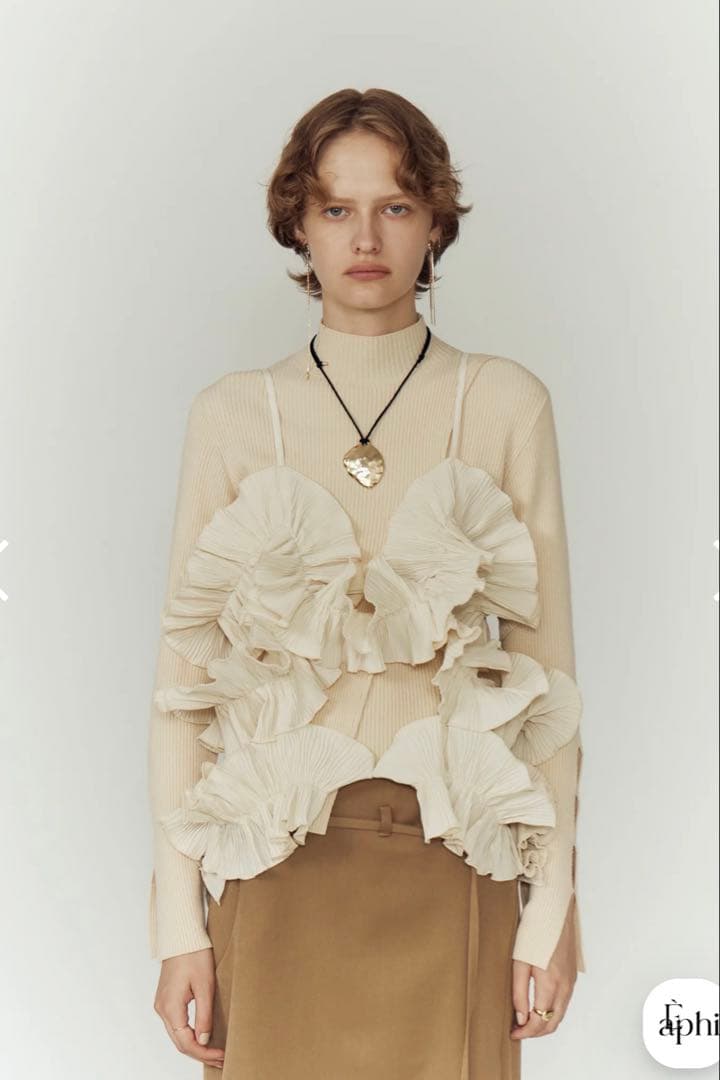 eaphi FEELING FRILLS BUSTIER - メルカリ