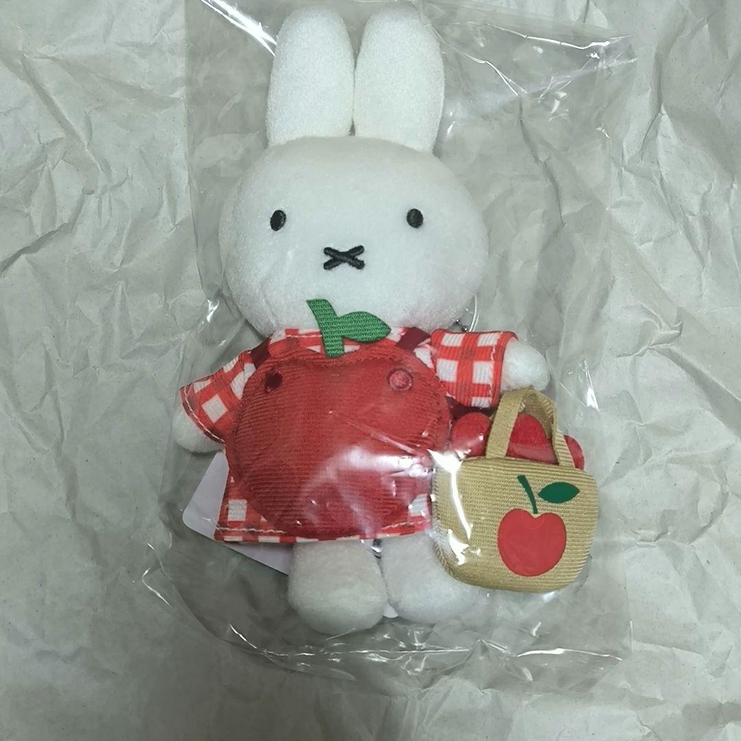 リンゴエプロンマスコット　zakkaフェスタ ミッフィーzakkaフェスタ マスコット 冬のおくりもの リンゴエプロン