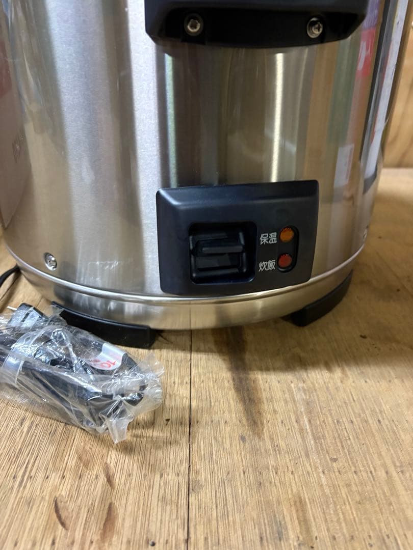 タイガー 業務用ジャー炊飯器JNO-A270 未使用　美品 2.7L 1.5升