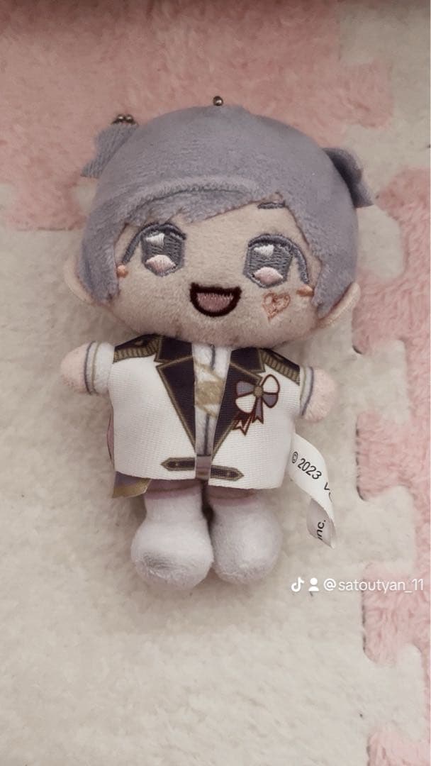 いれいすまとめ売り 初兎くん多めバラ売り⭕️ - メルカリ