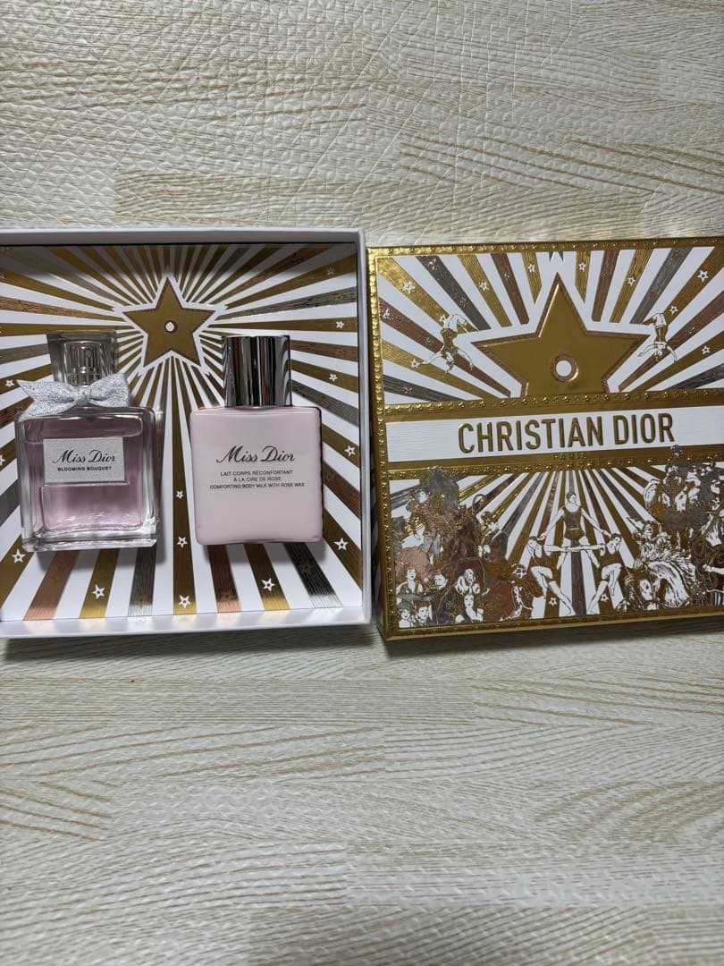 Miss Dior コフレ Dior] Miss Dior 2023クリスマスコフレ(数量限定品） (Dior/香水