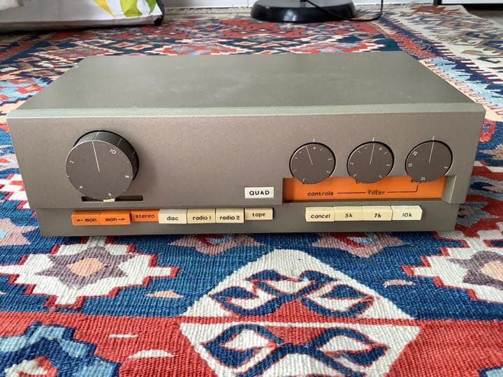 QUAD33通電OK＋303未確認ヴィンテージアンプジャンク扱い未確認