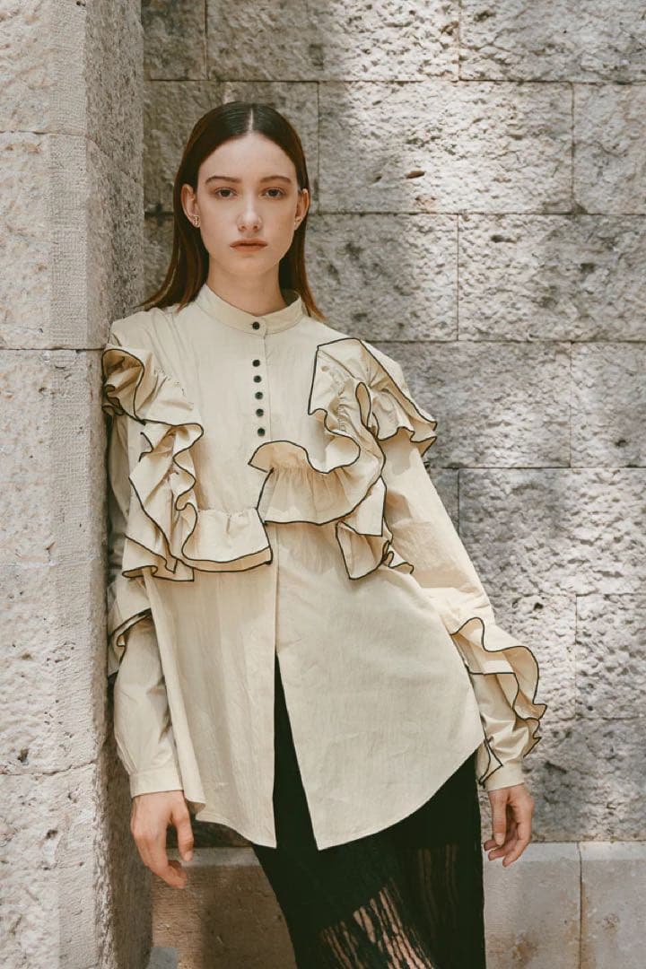 EAPHI FEELING FRILLS BLOUSE