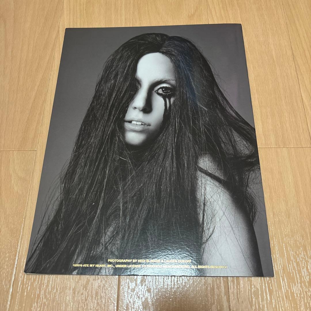 最終価格❣️レディーガガ ツアーパンフレット - メルカリ