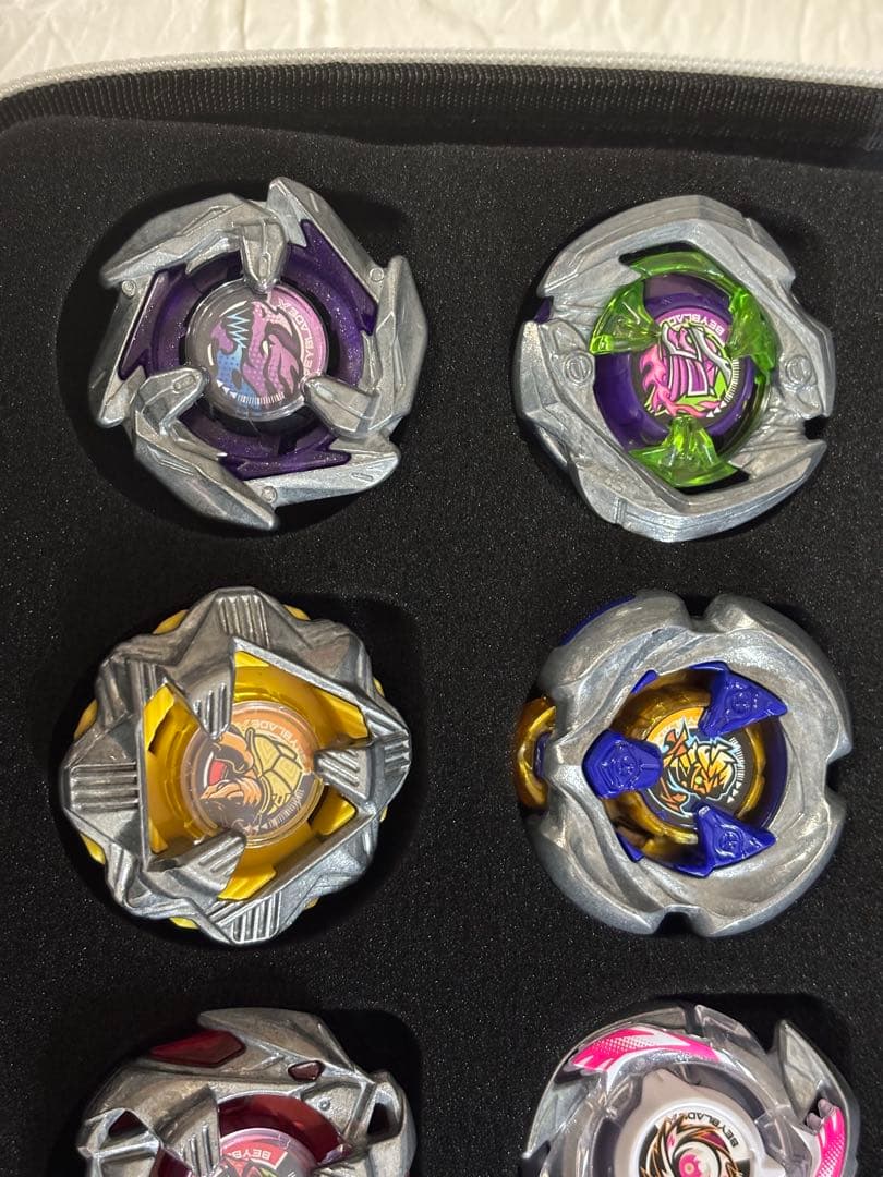 ベイブレードX まとめ売り ベイ8個、ランチャー、ケースなど付属